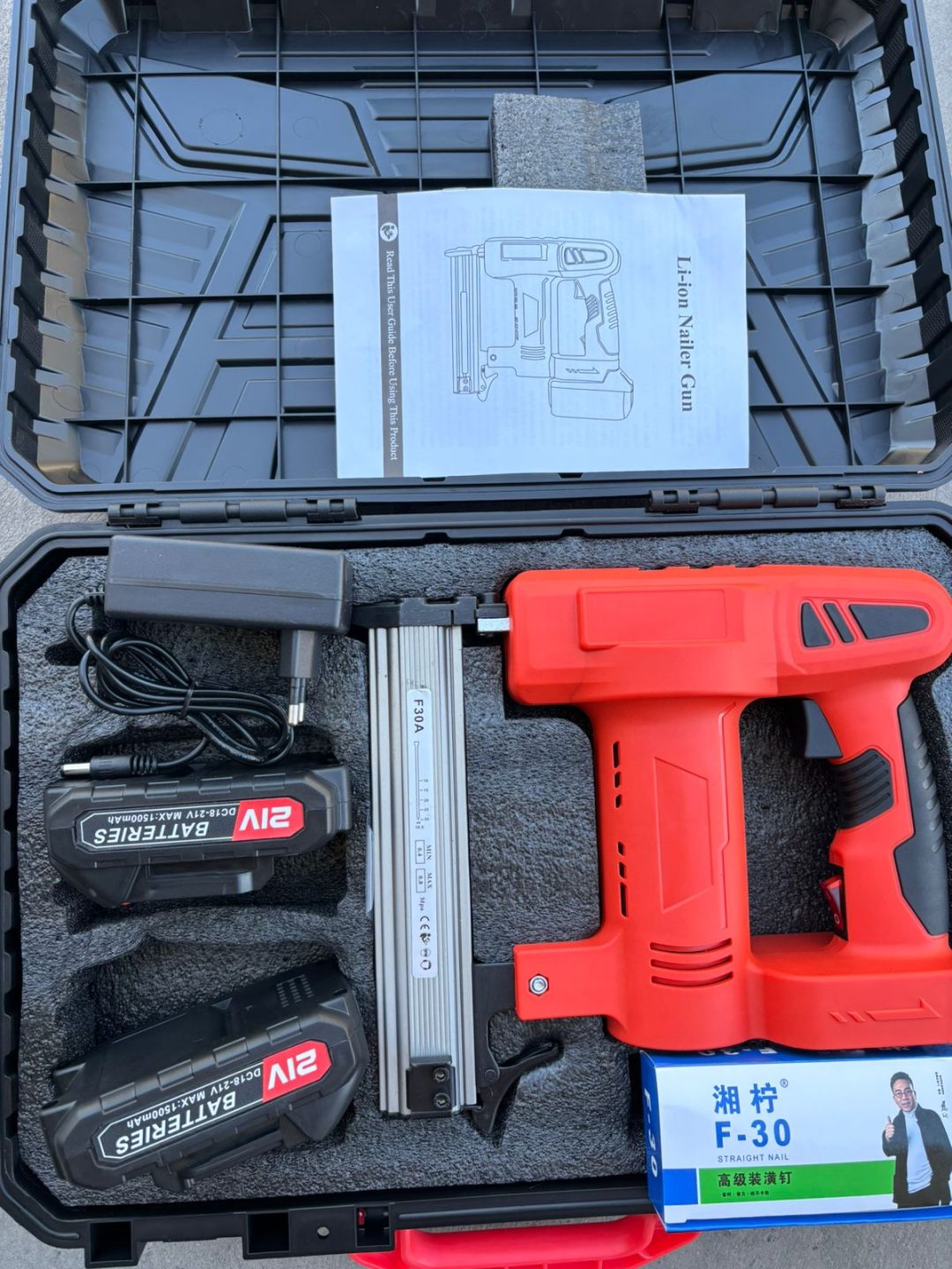 Pistola de clavos recta 21V - Imagen 2